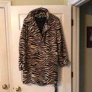 Gorgeous!! Ralph Lauren trench coat in leopard print tan/black Sz 2-3x